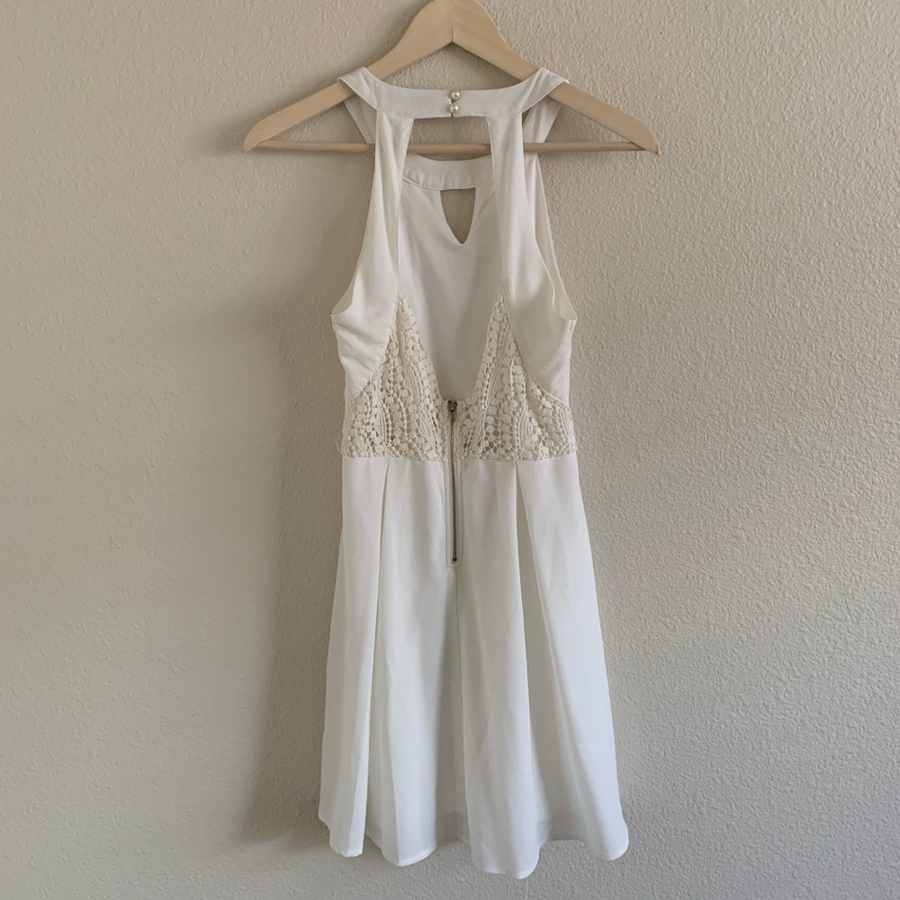 Backless Dress - Picture 4 of 6